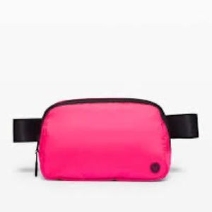 NWT Lululemon everywhere belt bag highlight pink - Rare - OG version